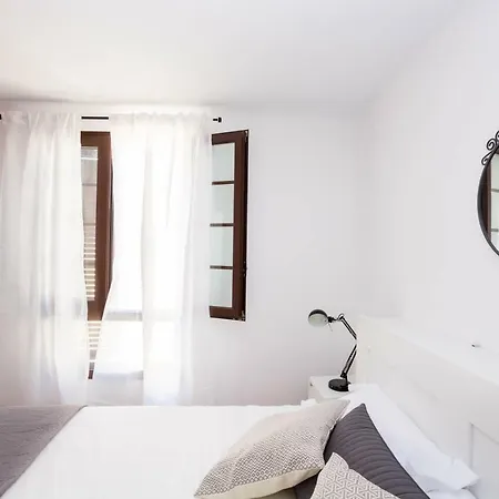 Casa Triana * أرّاثيفي